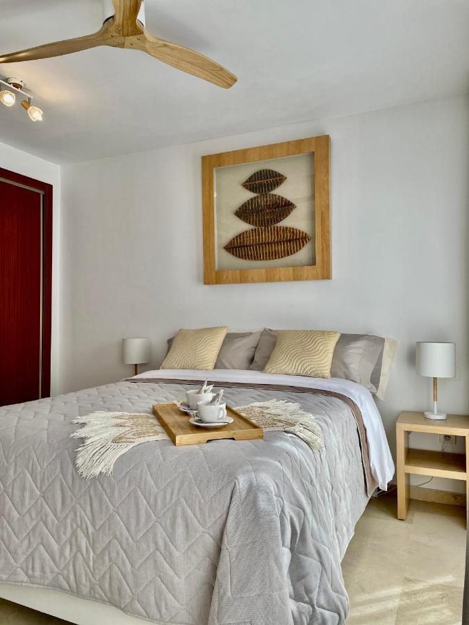Ivory Suites Malaga Exterior photo